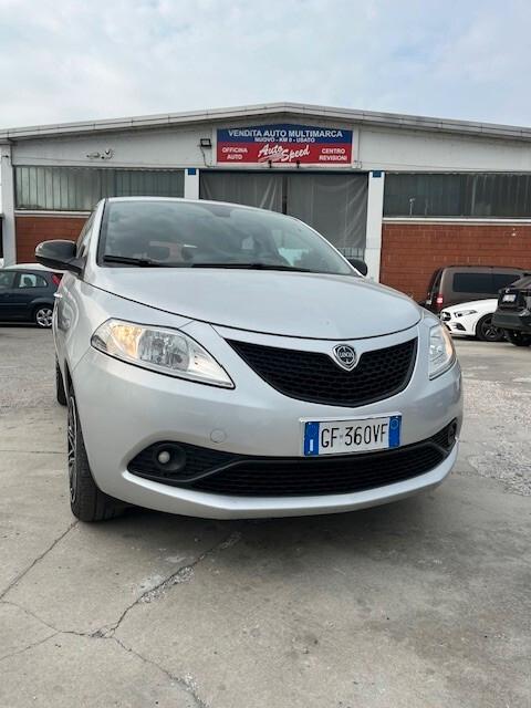 Lancia Ypsilon 1.0 FireFly 5 porte S&S Hybrid Ecochic Gold