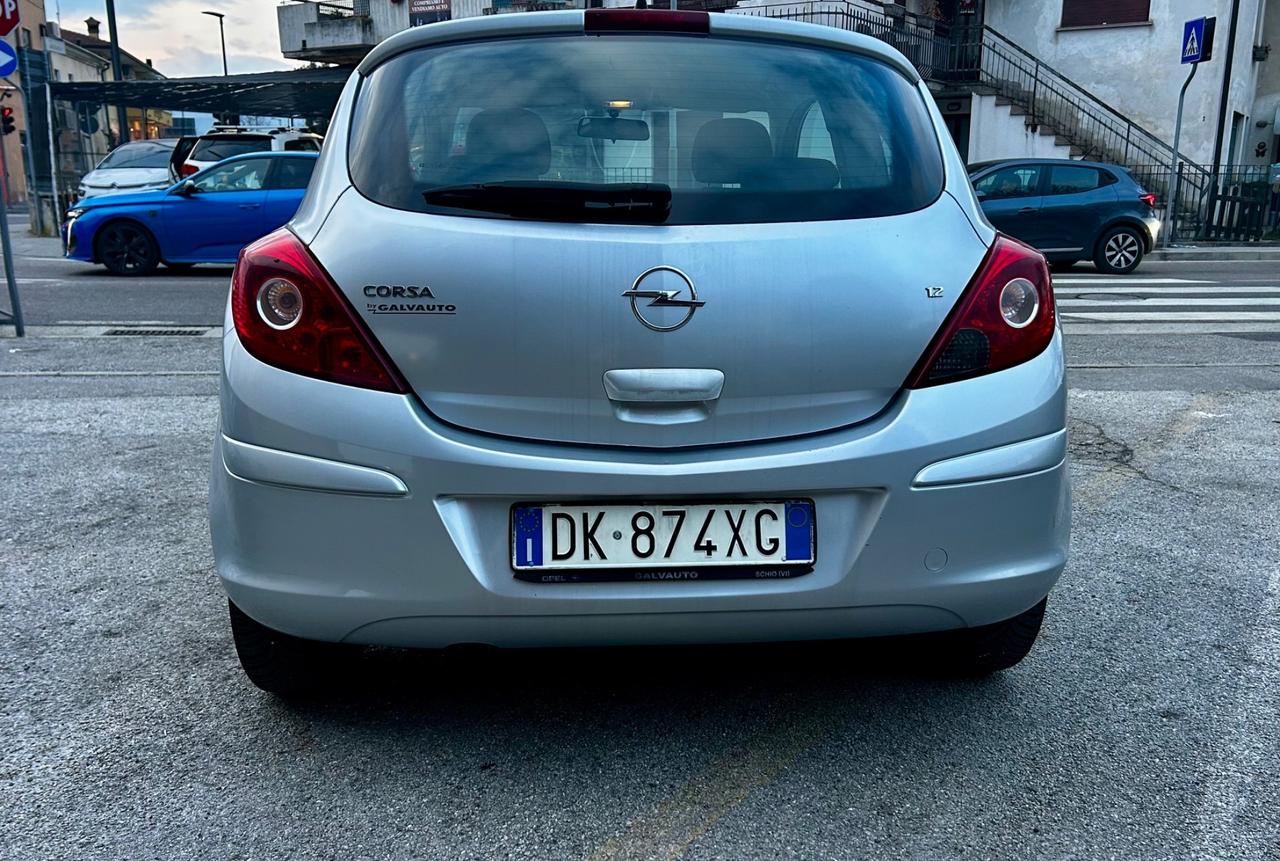 Opel Corsa 1.2 3 porte Sport