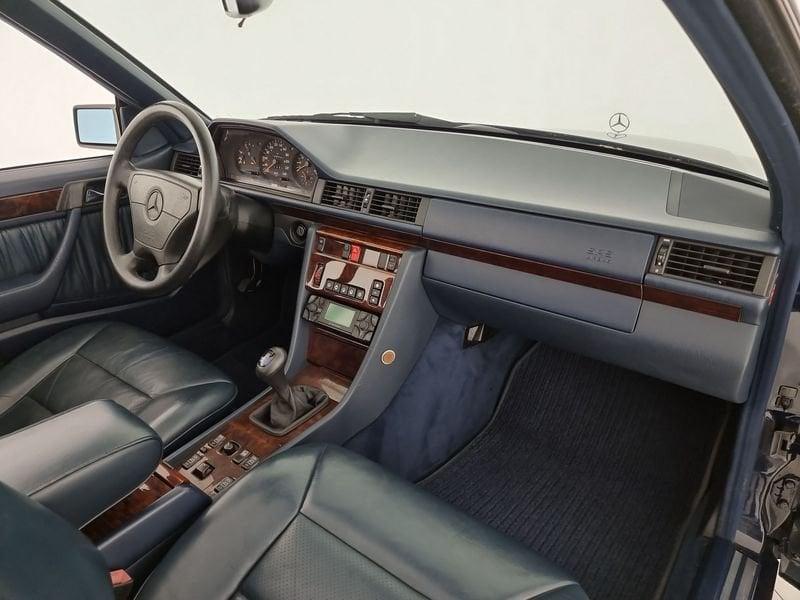 Mercedes-Benz Serie E E 200 cat Cabriolet ASI