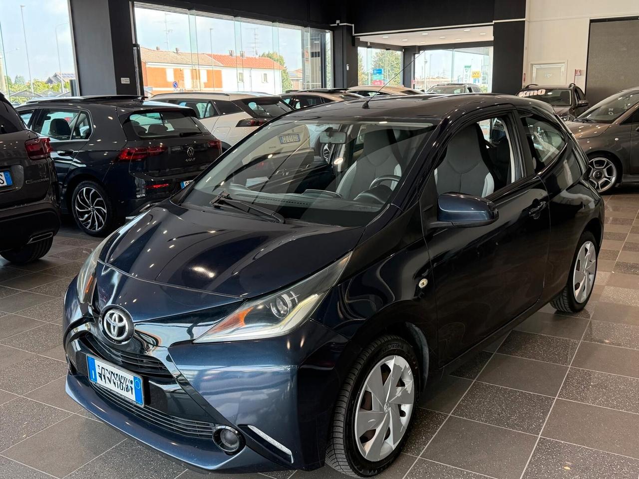 Toyota Aygo 1.0 VVT-i 69 CV 3 porte x-clusiv