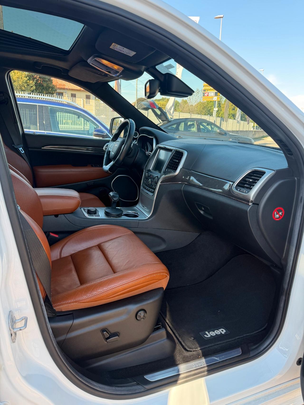 Jeep Grand Cherokee 6.4 V8 MDS Summit