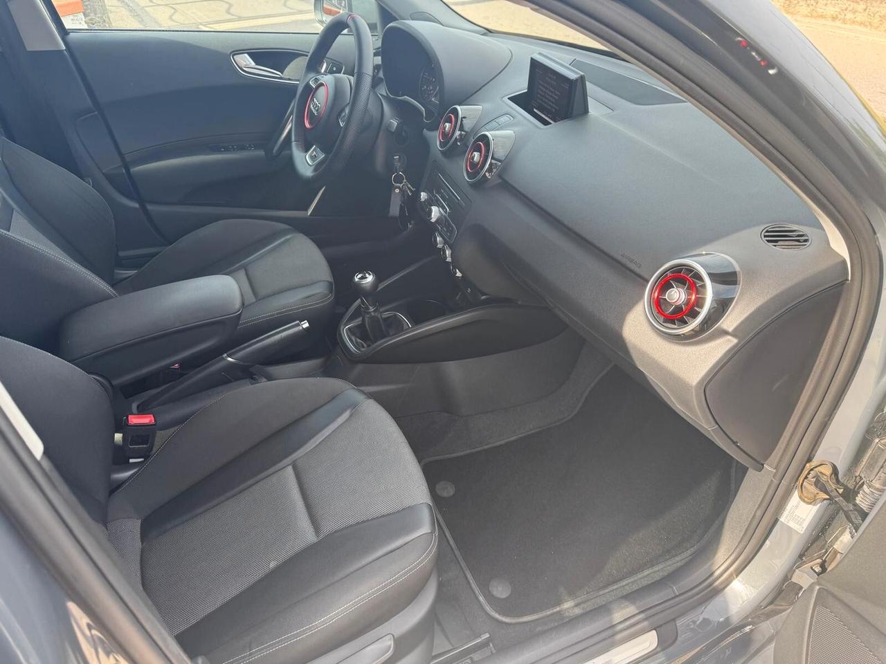 Audi A1 1.6 TDI 116 CV S-line Bonus Rottamazione 1000euro