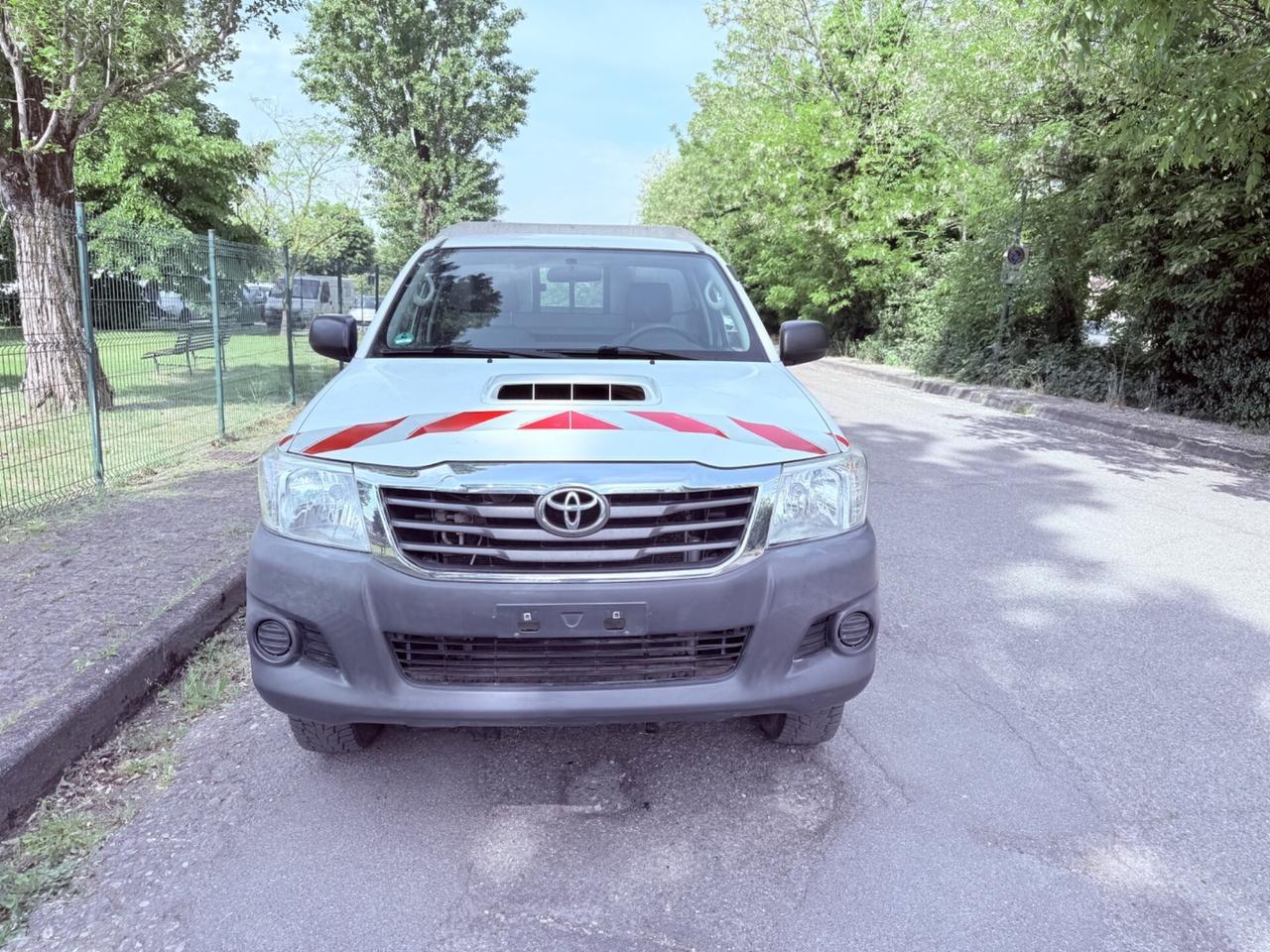 Toyota Hilux MAXI 2.5 2WD PICK-UP- OK PERMUTE !!