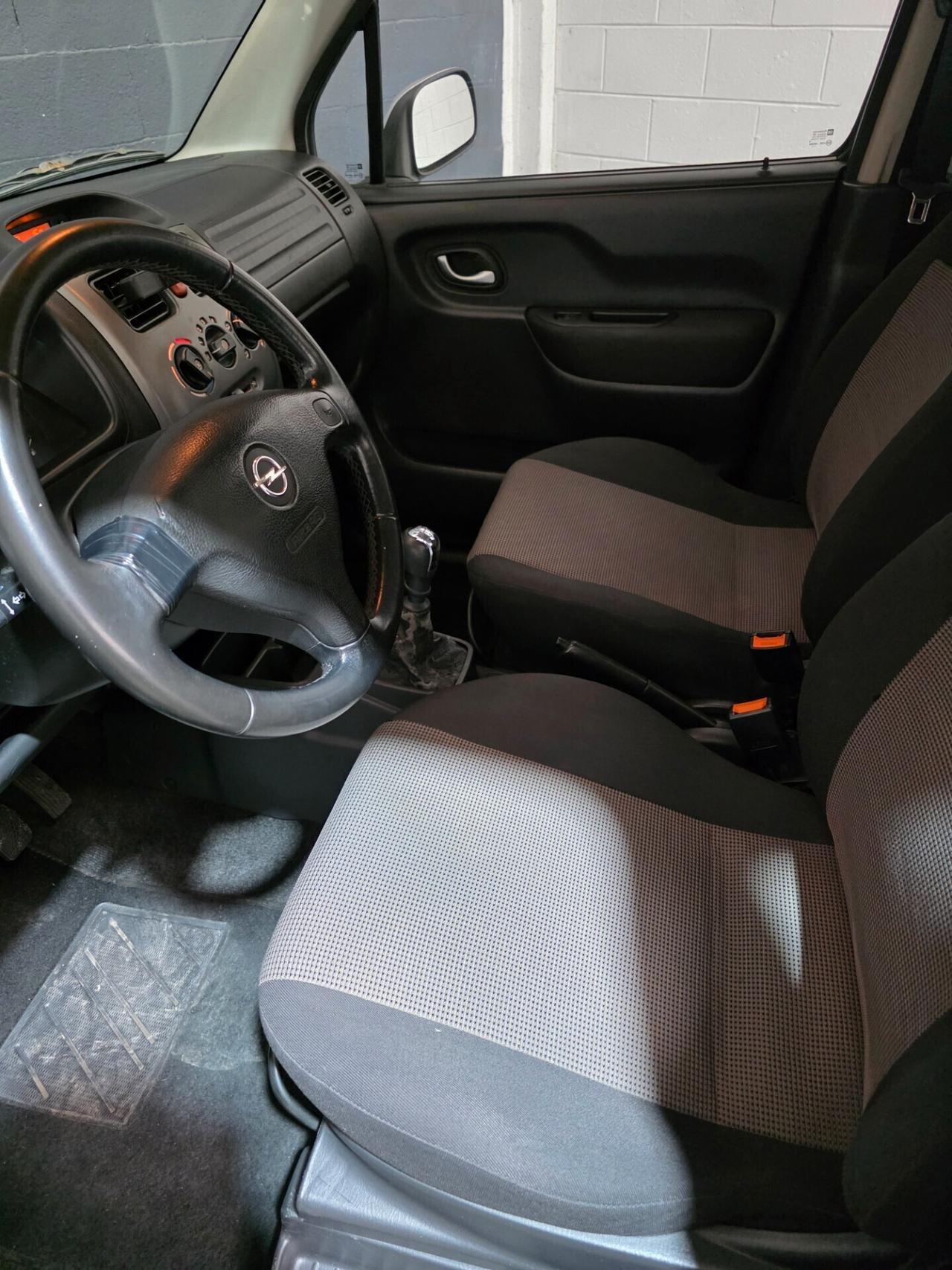 Opel Agila 1.2 16V Fashion Line