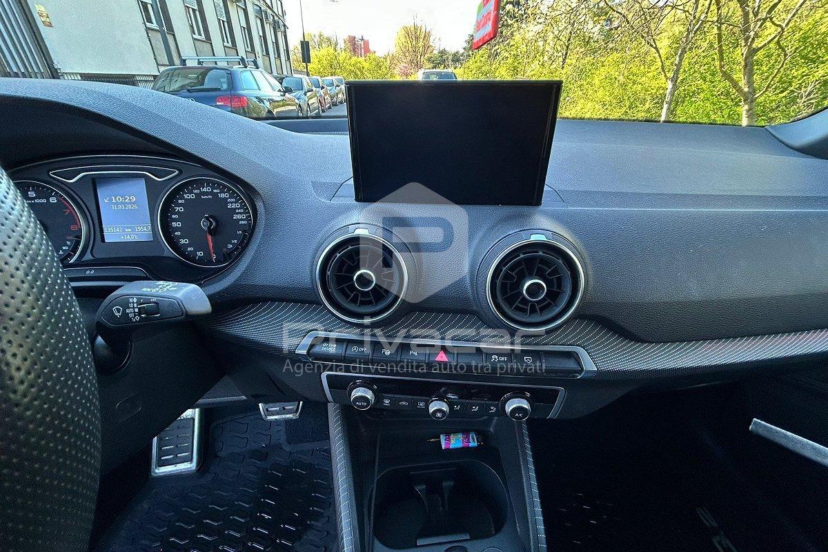 AUDI Q2 35 TFSI S tronic Identity Black