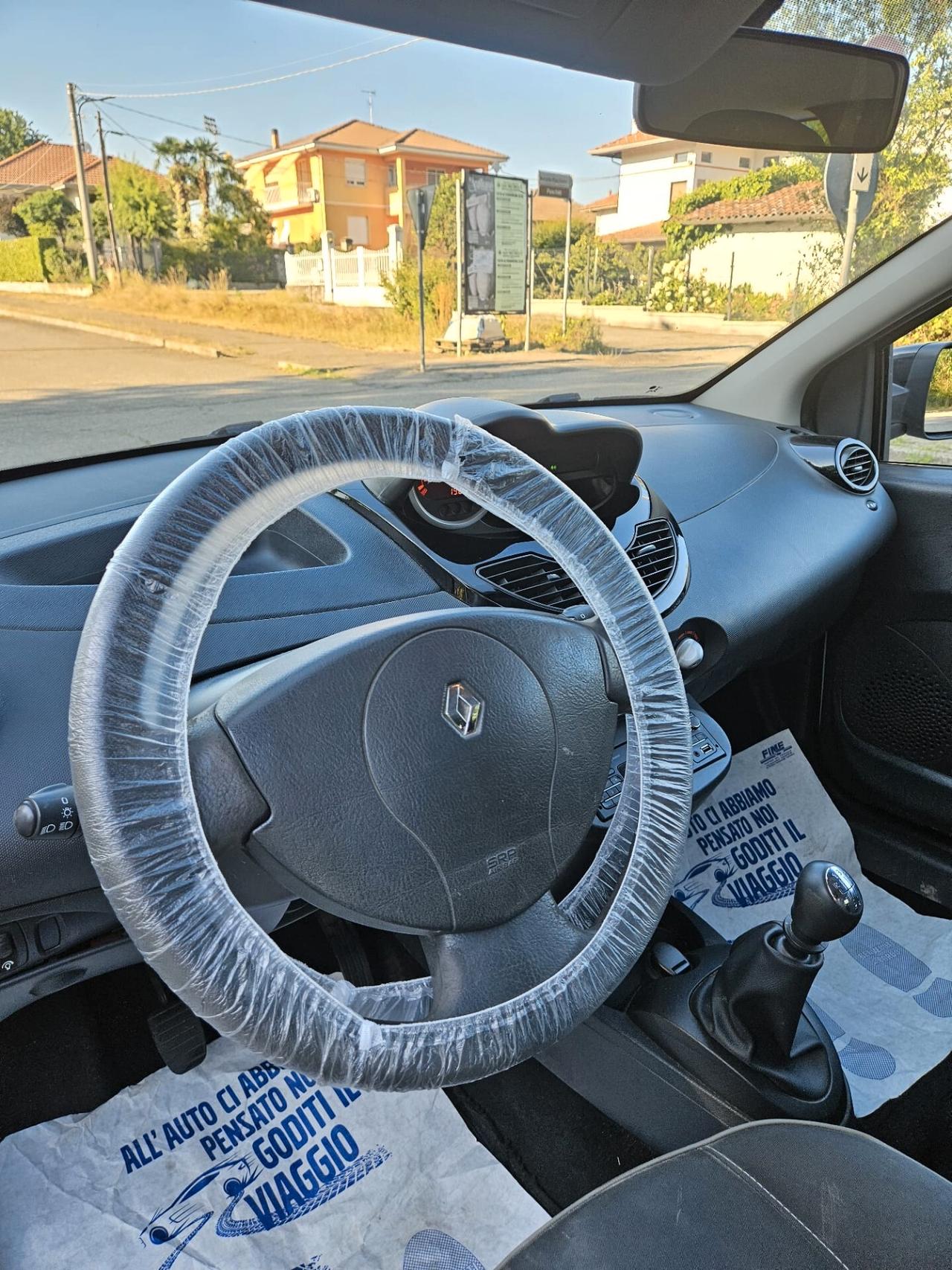 Renault Twingo 1.1 neopatentati