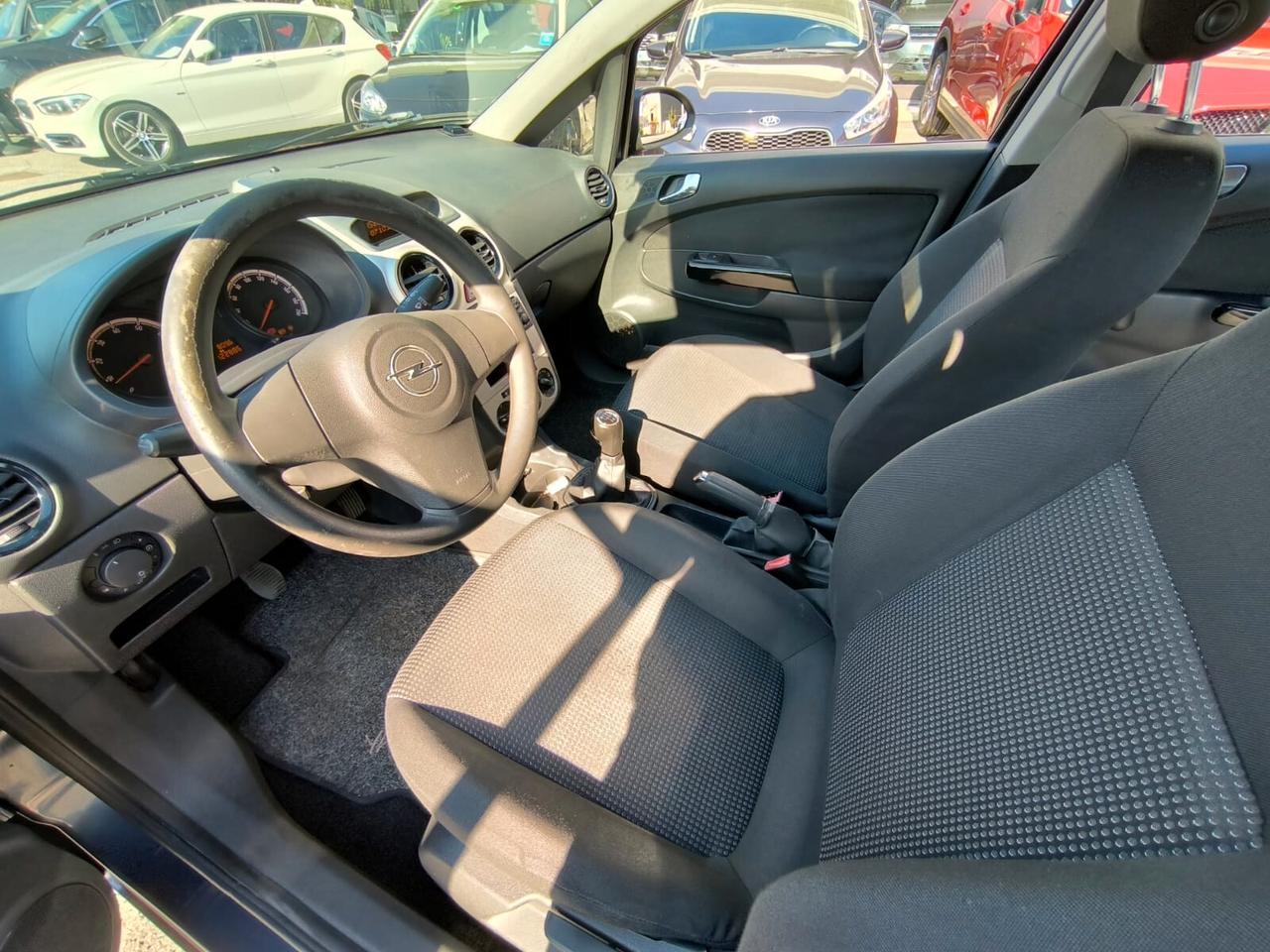 Opel Corsa 1.2 5 porte Club *NEOPATENTATI*BENZINA-E4*