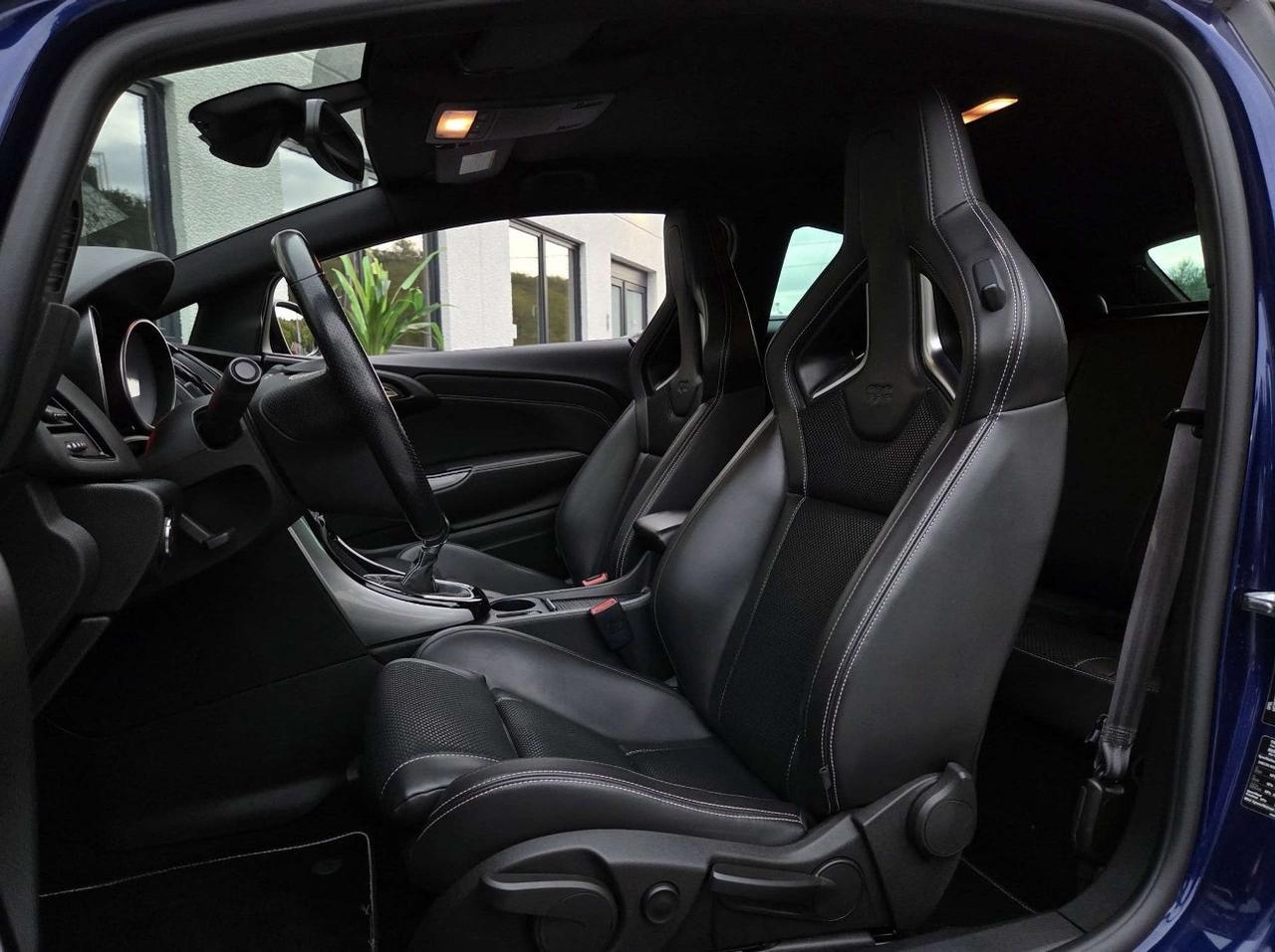 Opel Astra GTC 2.0 Turbo 280CV S&S 3p. OPC