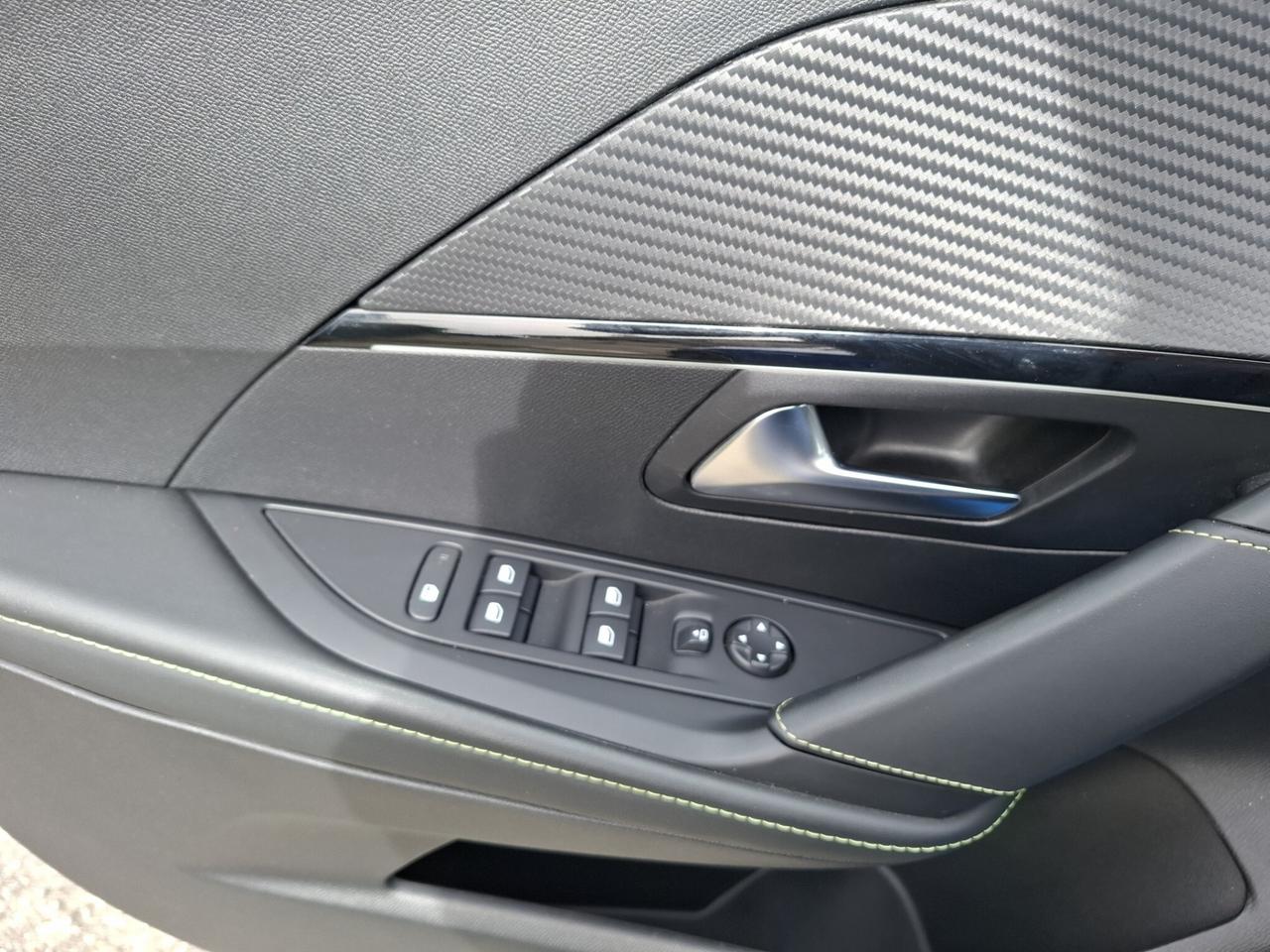 Peugeot 208 PureTech 1.2 GT line 100 cv 2023