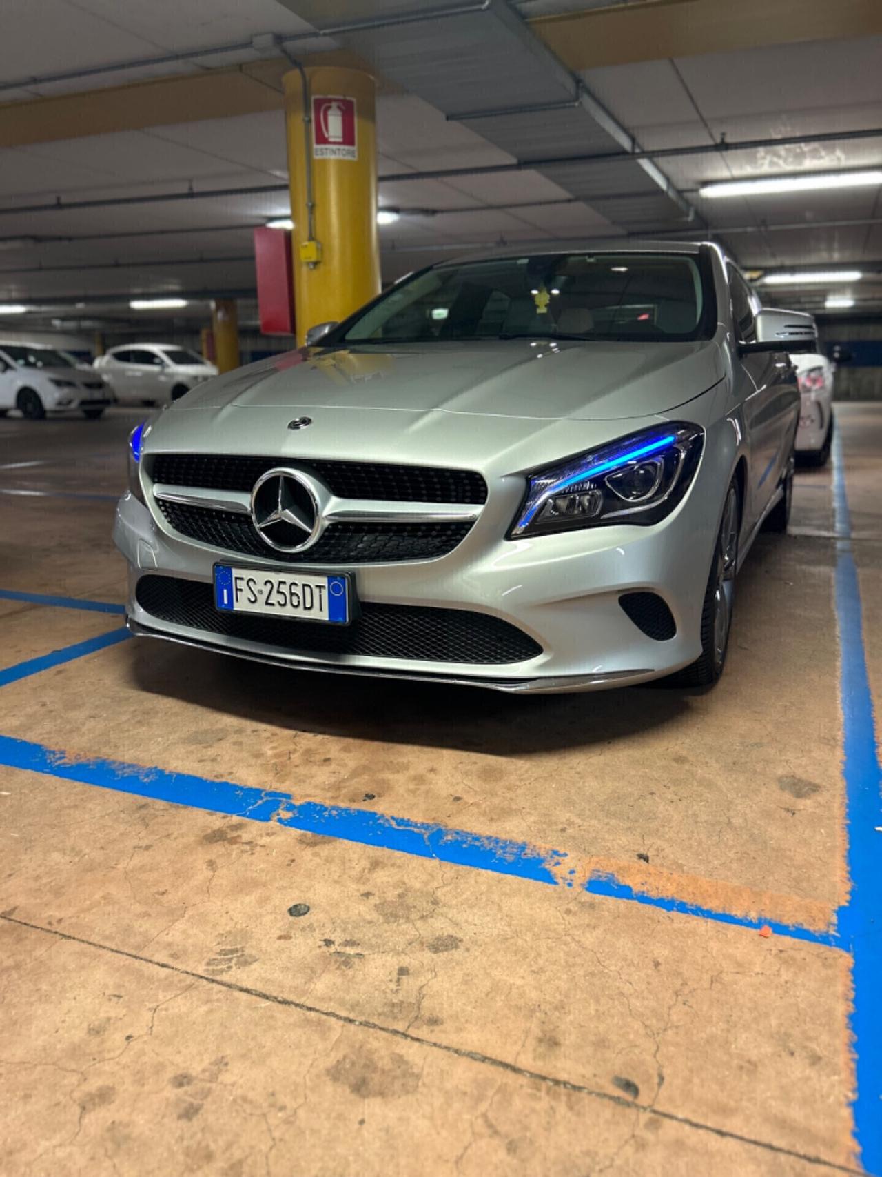 Mercedes CLA 200d Premium AMG Shootting Brake
