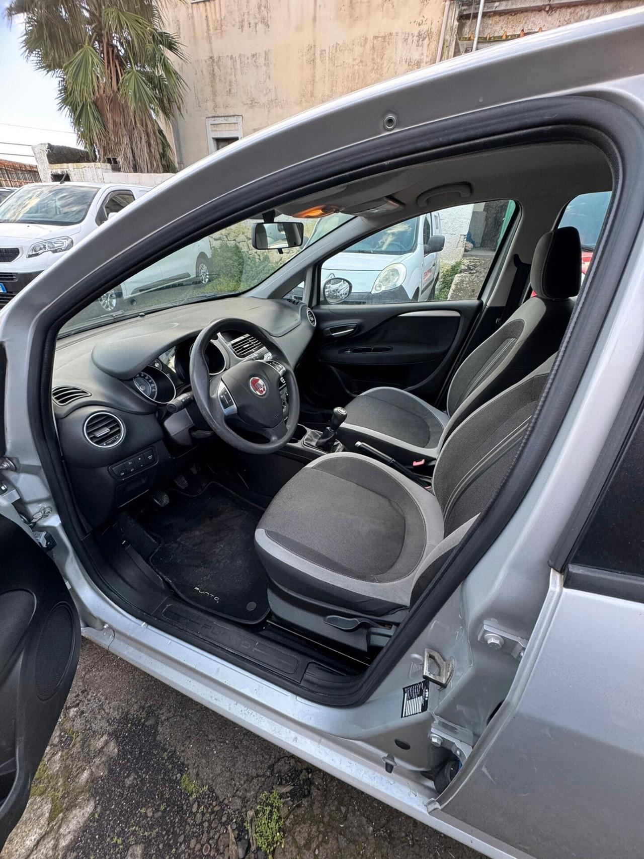 Fiat Punto Evo 1.3 Mjt 95 CV DPF 5 porte S&S Dualogic Sport