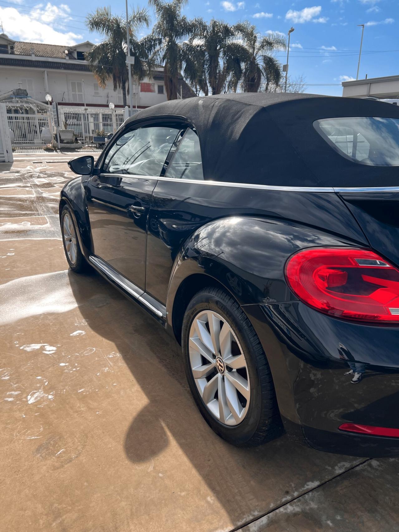 Volkswagen Maggiolino Cabrio 1.6 TDI Design