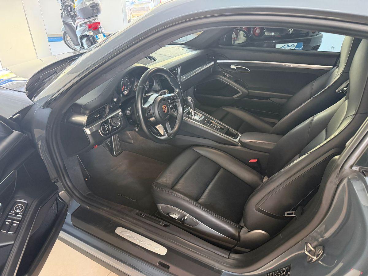 PORSCHE - 911 CoupÃ¨ - 911 3.0 Carrera 4 CoupÃ©