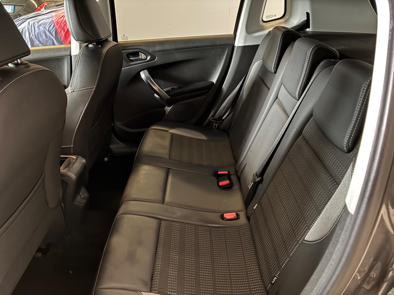 Peugeot 2008 BlueHDi 120 S&S Allure