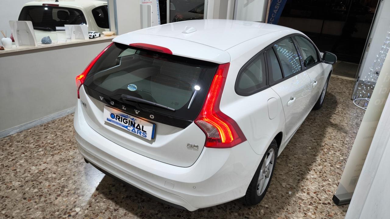 Volvo V60 D2 Geartronic Summum