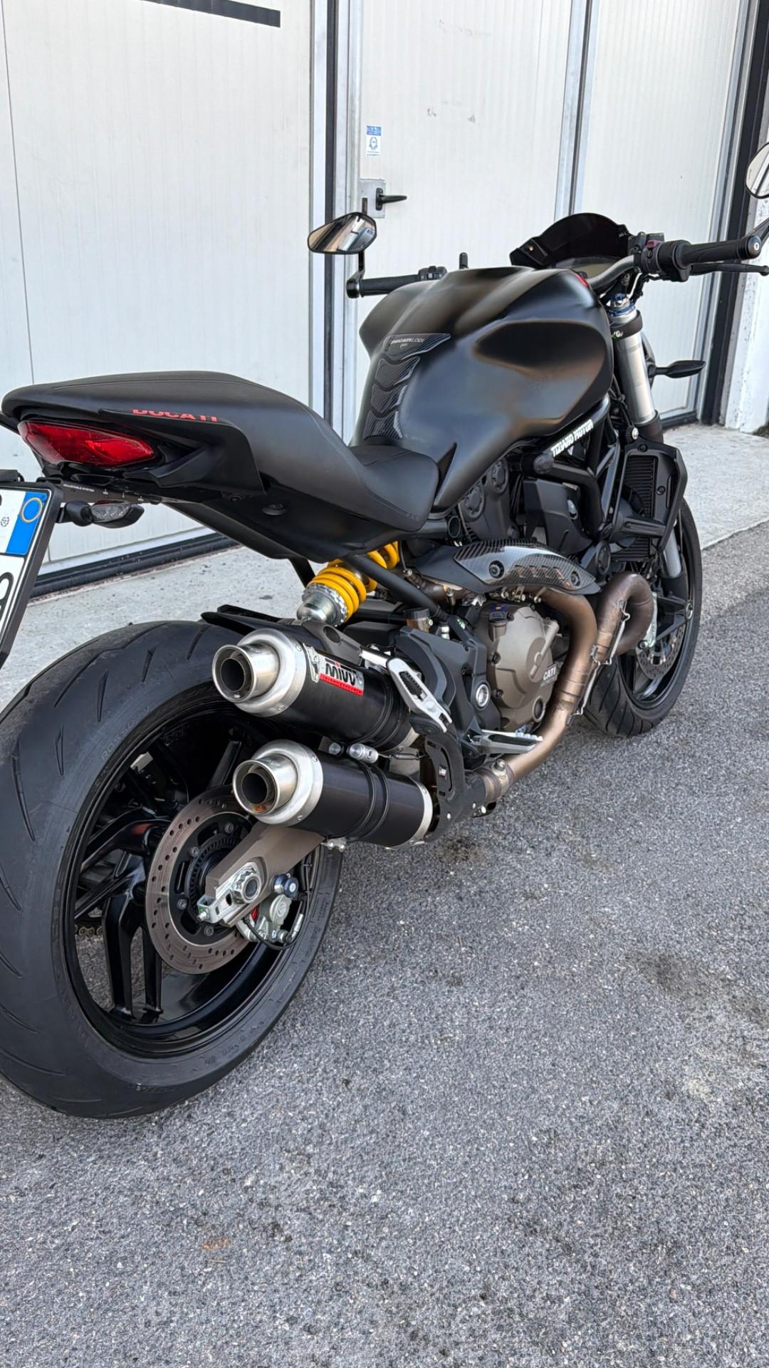 Ducati Monster 821 Dark Edition