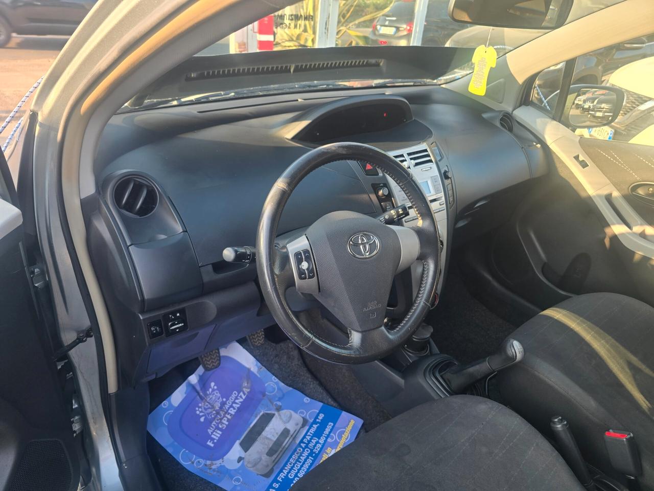Toyota Yaris 1.0 3 porte Sol