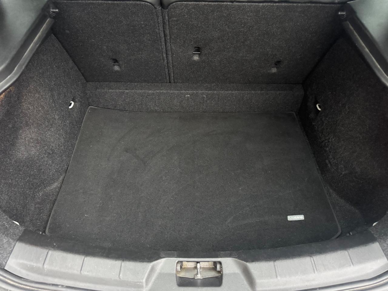 Volvo V40 D2 1.6 Powershift R-design Kinetic