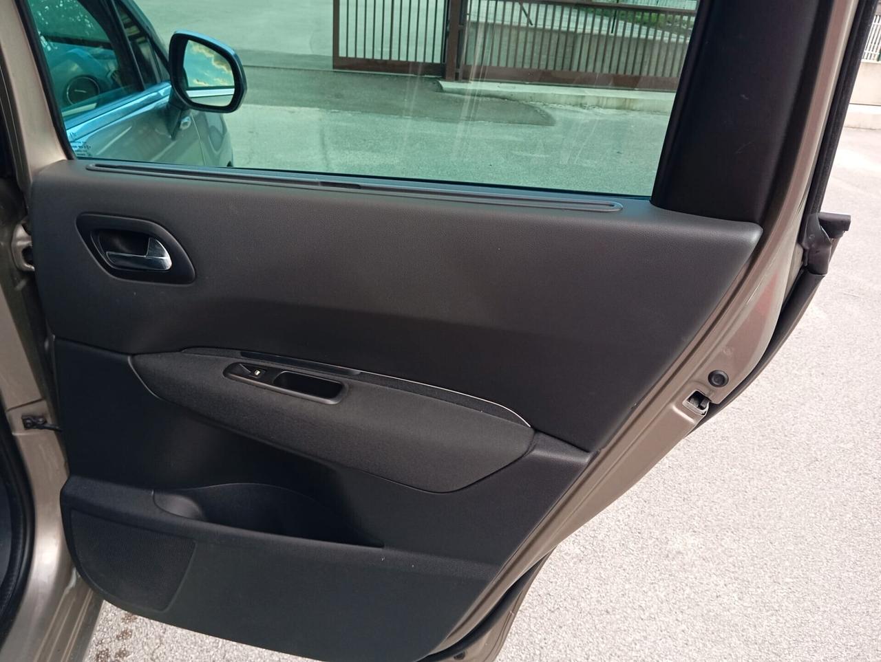 Peugeot 5008 "KM CERTIFICATI" 1.6HDI UNIPRO