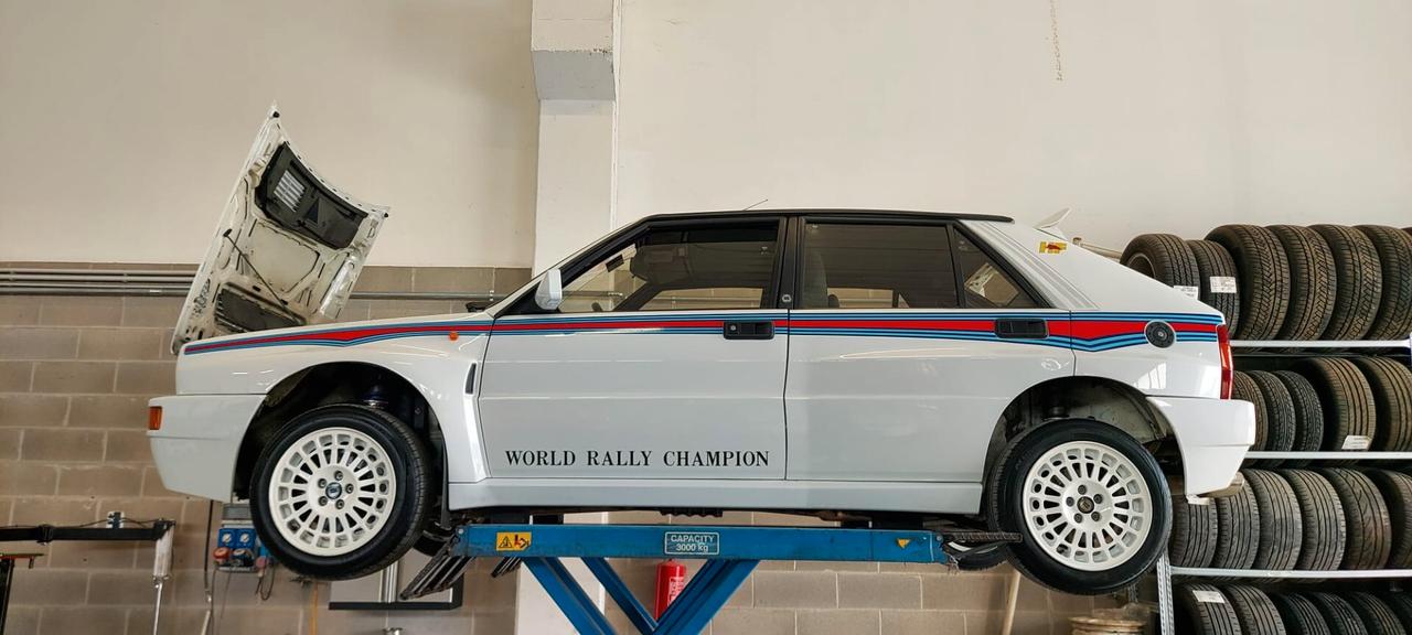 Lancia Delta 2.0i.e. turbo 16V HF integrale Allestimento Martini originale