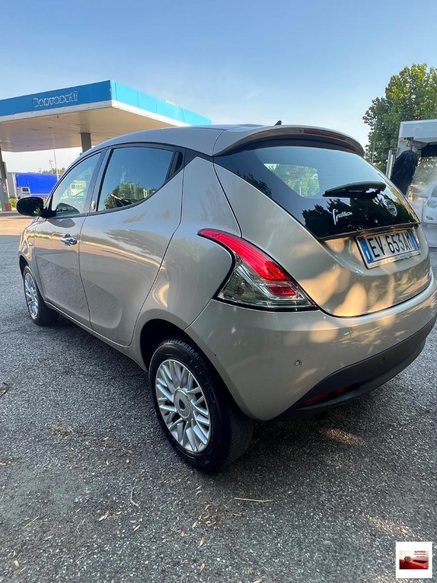 LANCIA - Ypsilon - 0.9 T.Air 85 CV 5 porte Metano Ecochic Gold