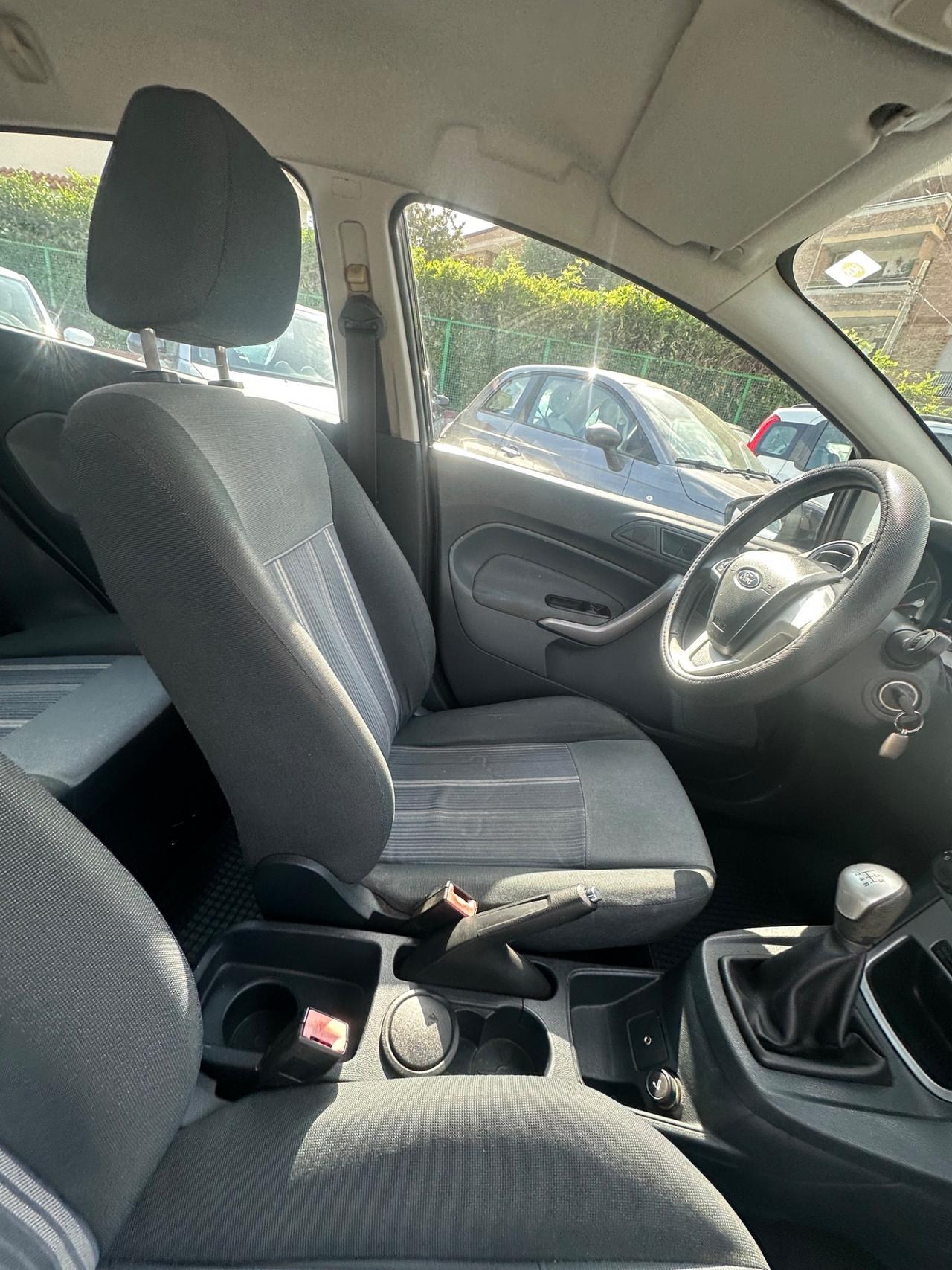 Ford Fiesta 1.4 TDCi 68CV 5 porte Titanium