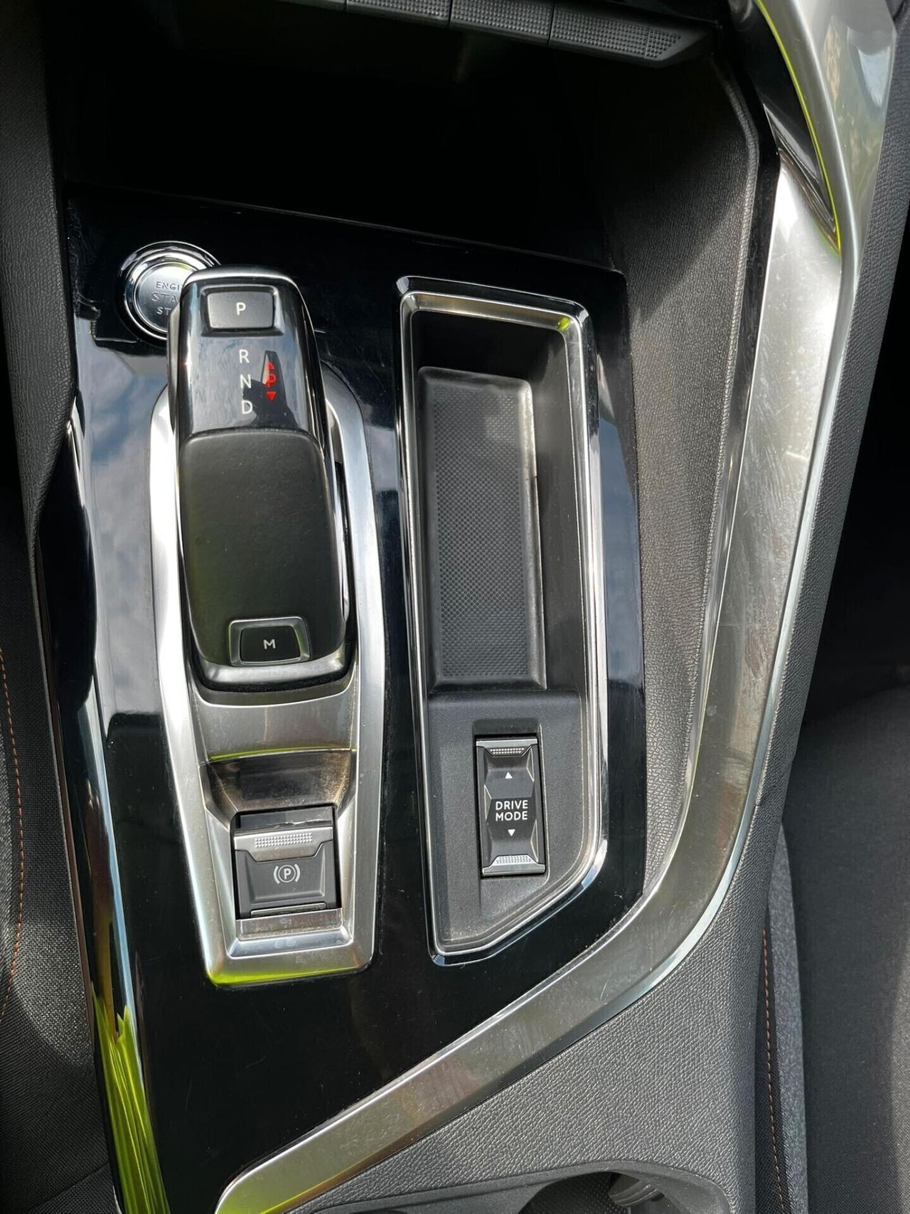 Peugeot 3008 BlueHDi 130 S&S EAT8 Business