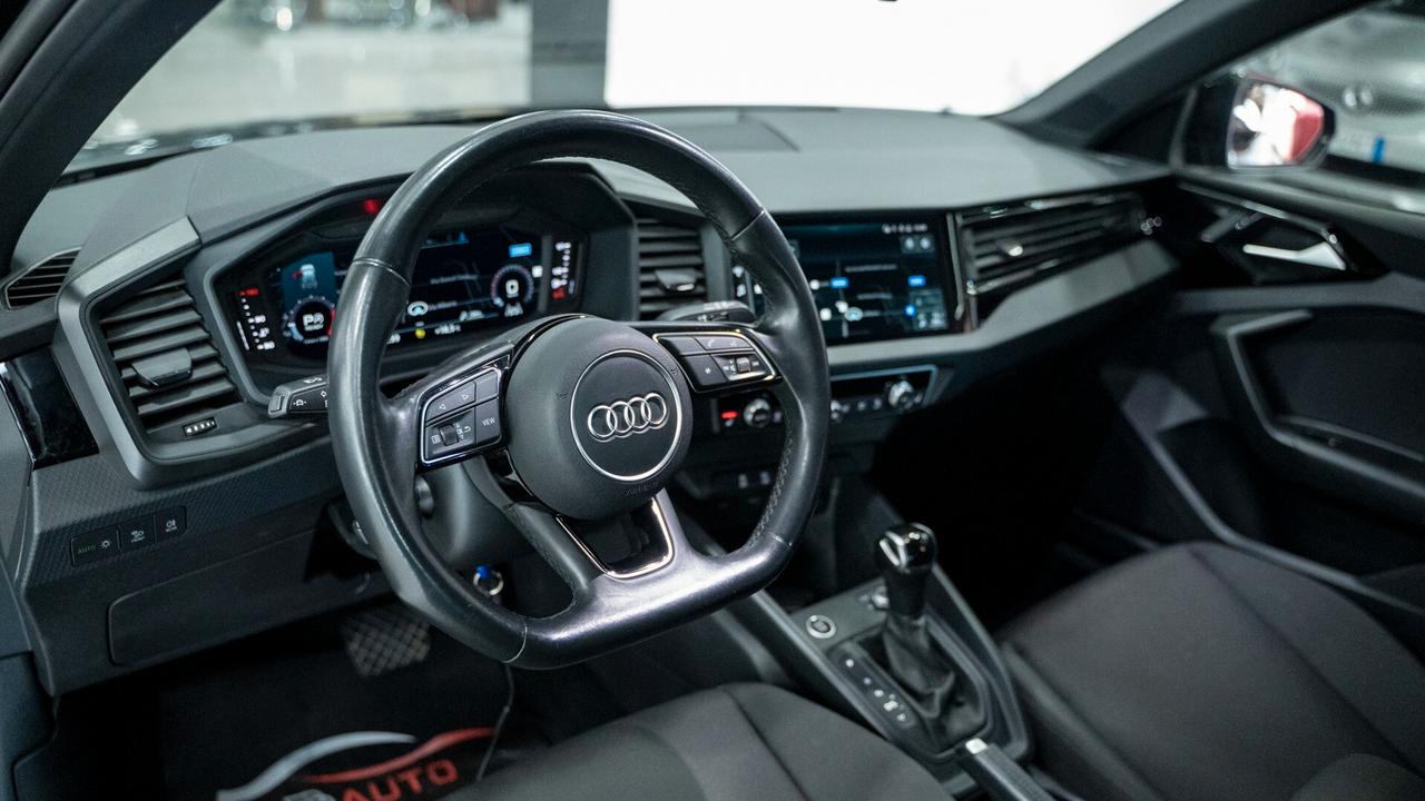 Audi A1 CITYCARVER 30 1.0 TFSI S TRONIC SPORT BLACK EDITIO