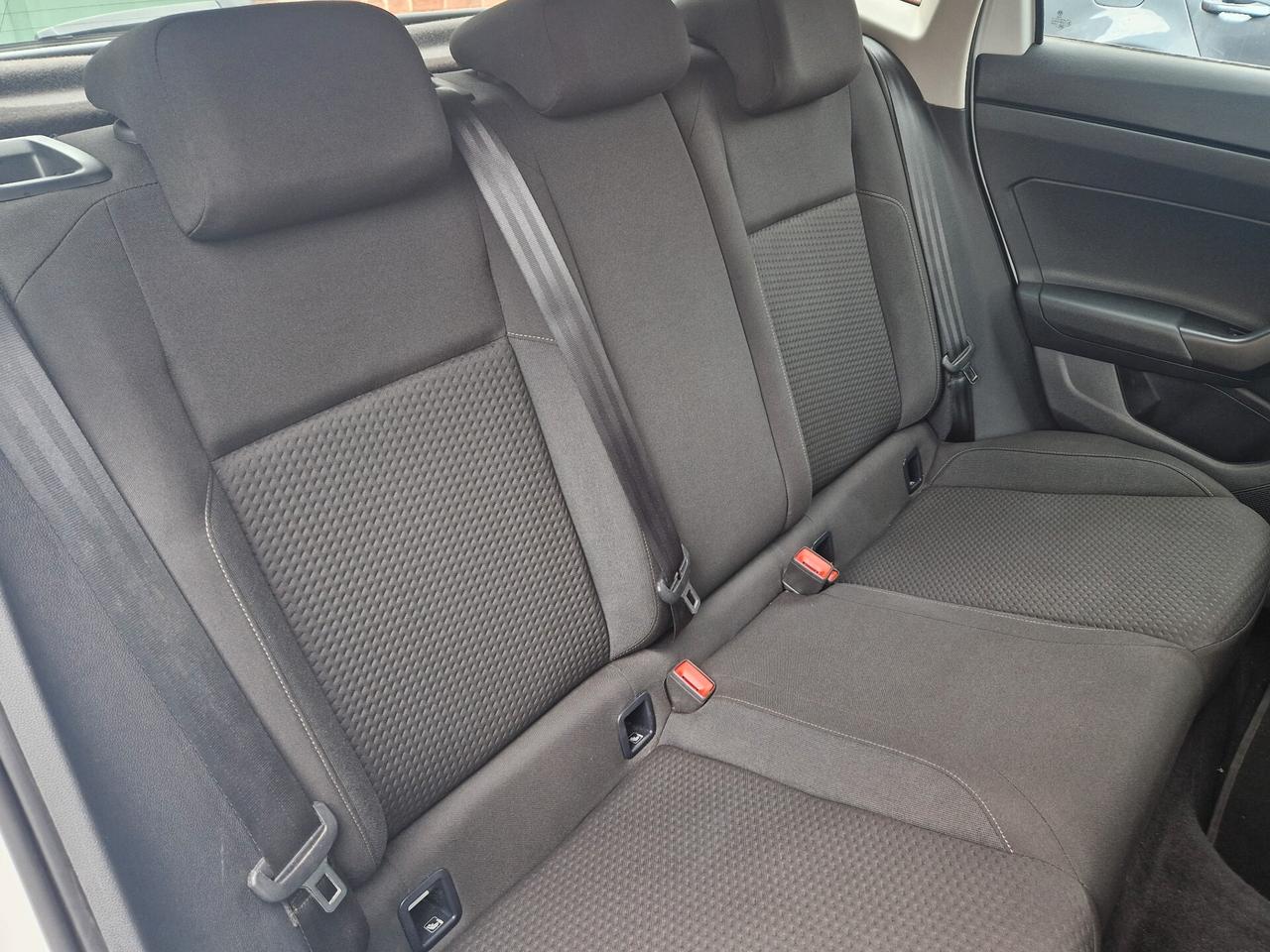 Volkswagen Polo 1.0 80CV "55.200 km" Carplay, Sensori, Clima bizona
