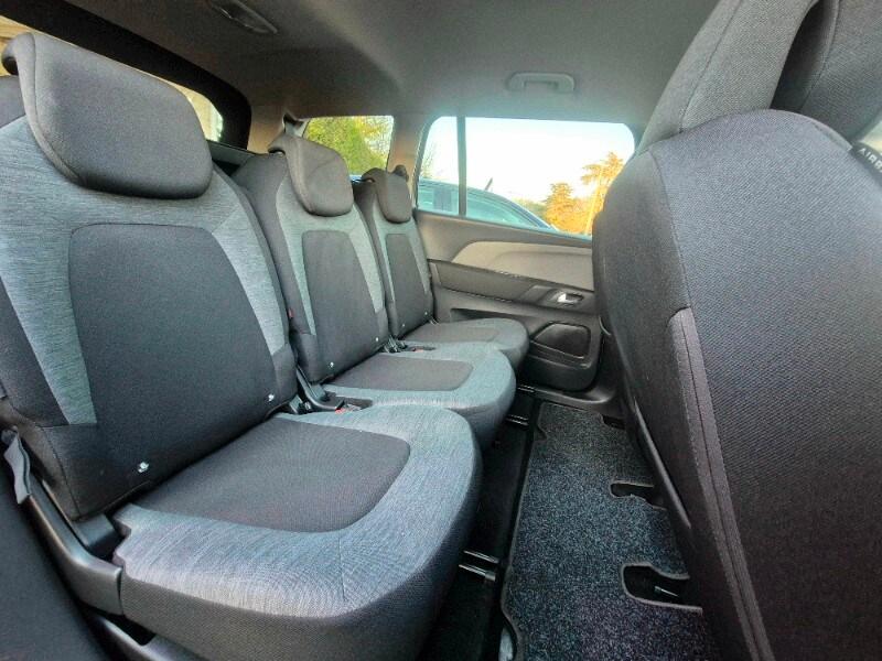 CITROEN Grand C4 SpaceTour. Grand C4 SpaceToure...