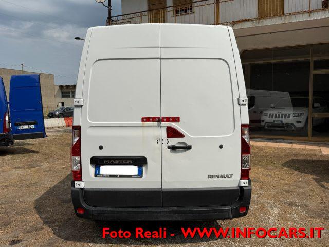 RENAULT Master T35 2.3 dCi 135 CV PASSO LUNGO