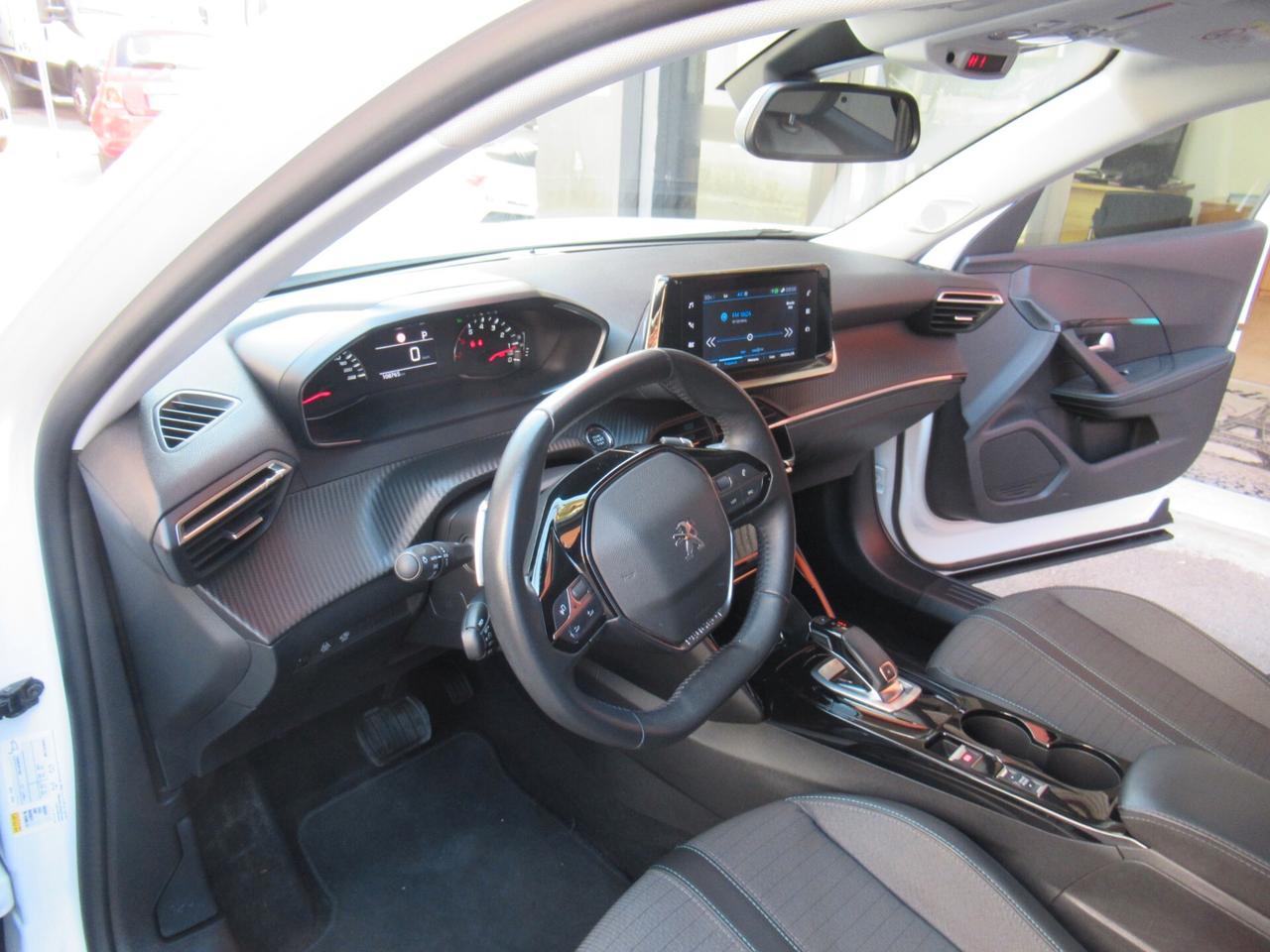 Peugeot 2008 BlueHDi 130 S&S EAT8 Allure Pack