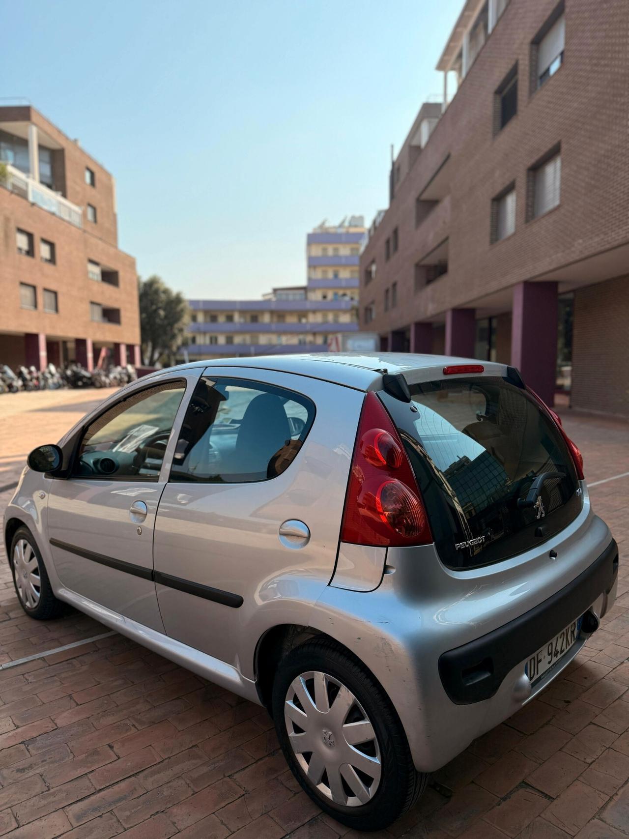 Peugeot 107 1.0 68CV 5p. Sweet Years