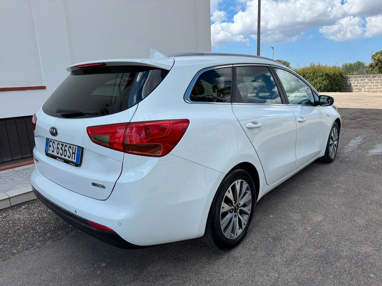 Kia Ceed AUTOCARRO N1 5POSTI