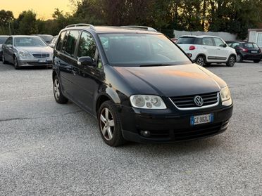 Volkswagen Touran 2.0 16V TDI DSG Trendline