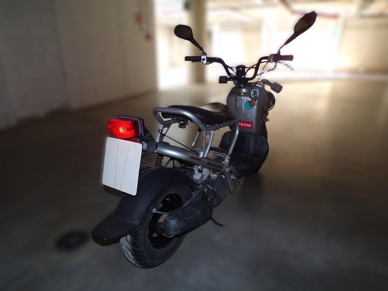 SCOOTER HONDA ZOOMER 50 4T DEL 2005 57.200 KM MOTORE SOSTITUITO NEL 2023