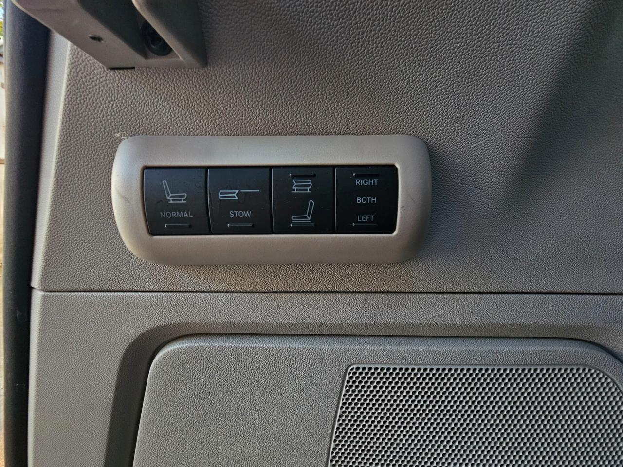 Chrysler Grand Voyager 2.8 CRD DPF Limited Stowngo