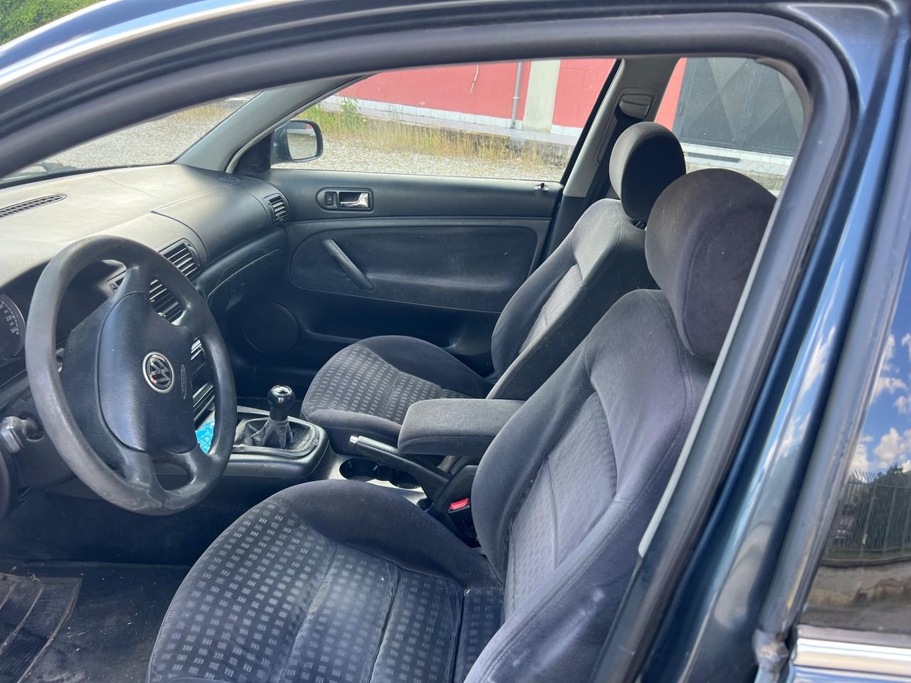 Volkswagen Passat 1.9 TDI/130 CV cat Var. T.line