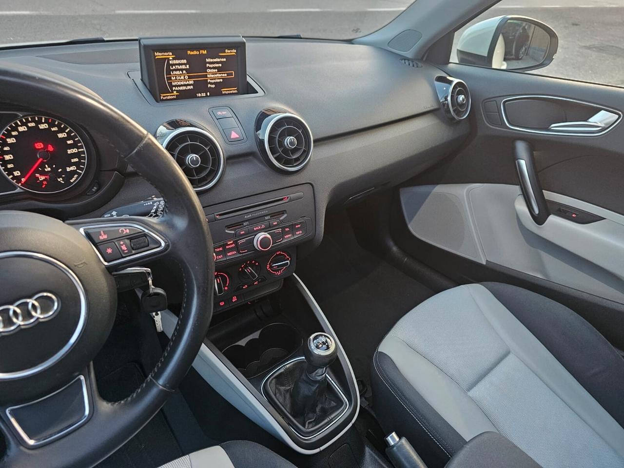 Audi A1 1.6 TDI 90cv Ambition*Tetto*Bi-Xeno*Led*Euro5*Neop