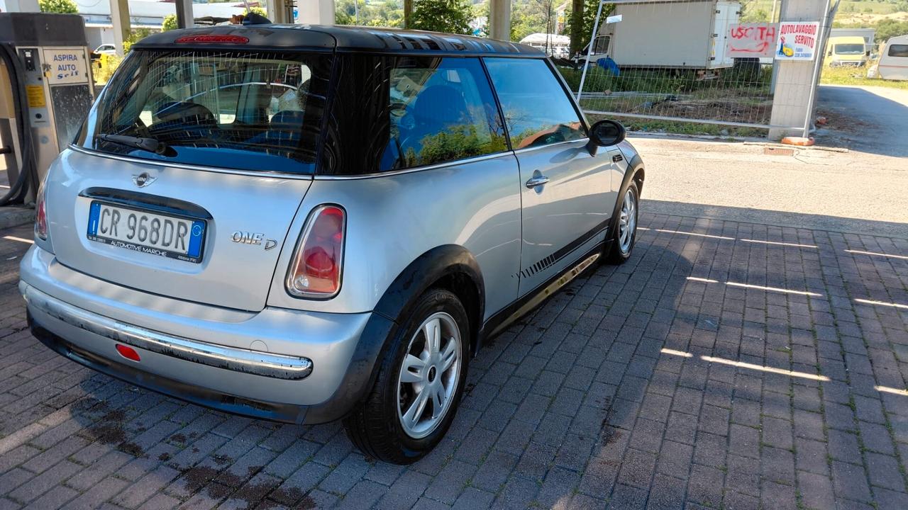 Mini 1.4 tdi One D ok neopatentati