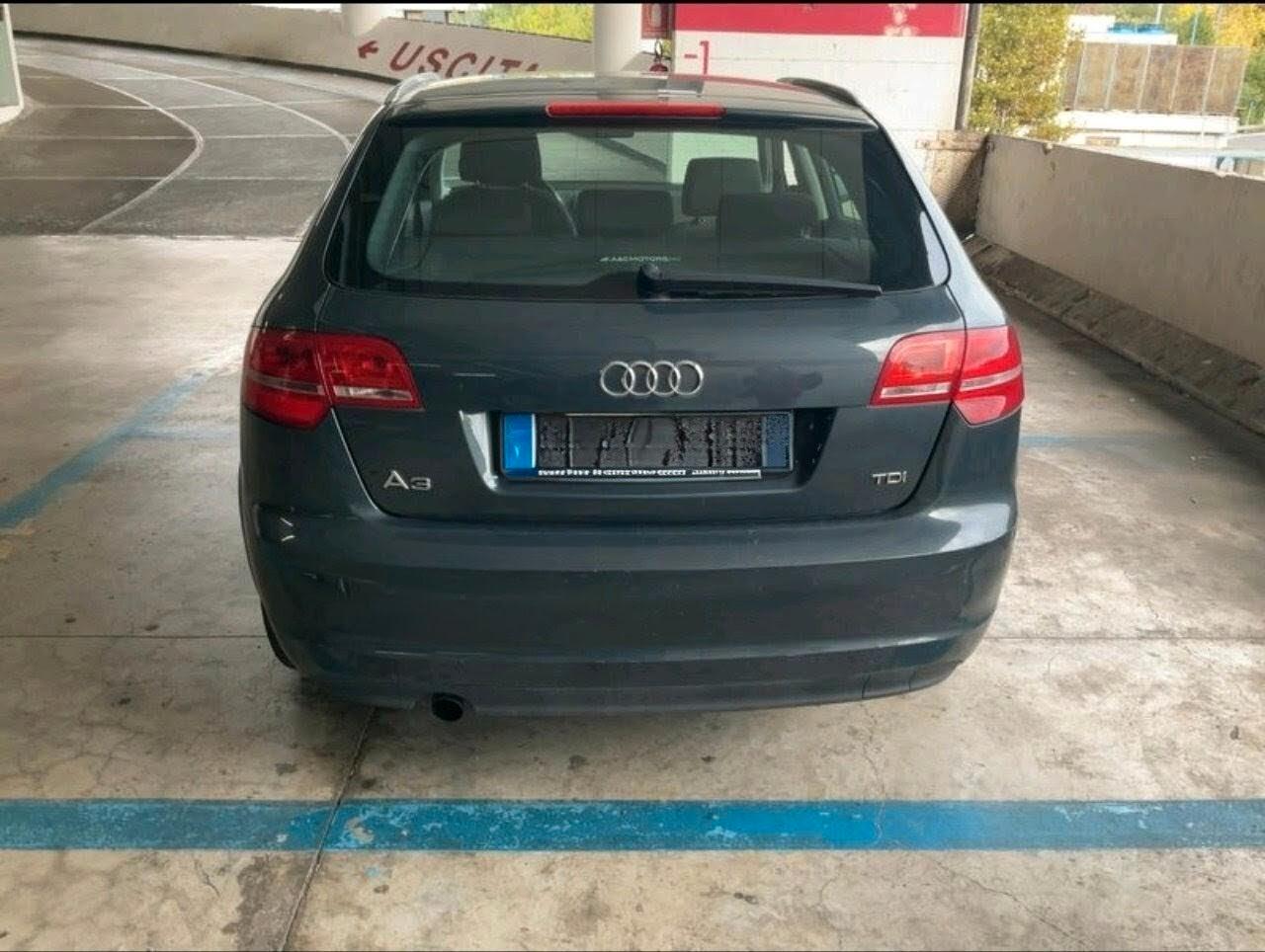 Audi A3 1.6 TDI 90cv unico proprietario ,passagio incluso . .