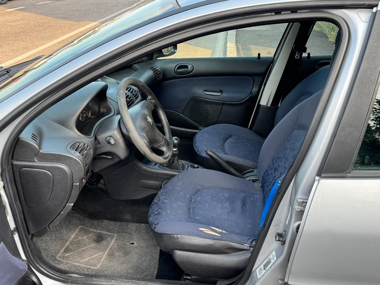 Peugeot 206 1.1 5p. XT