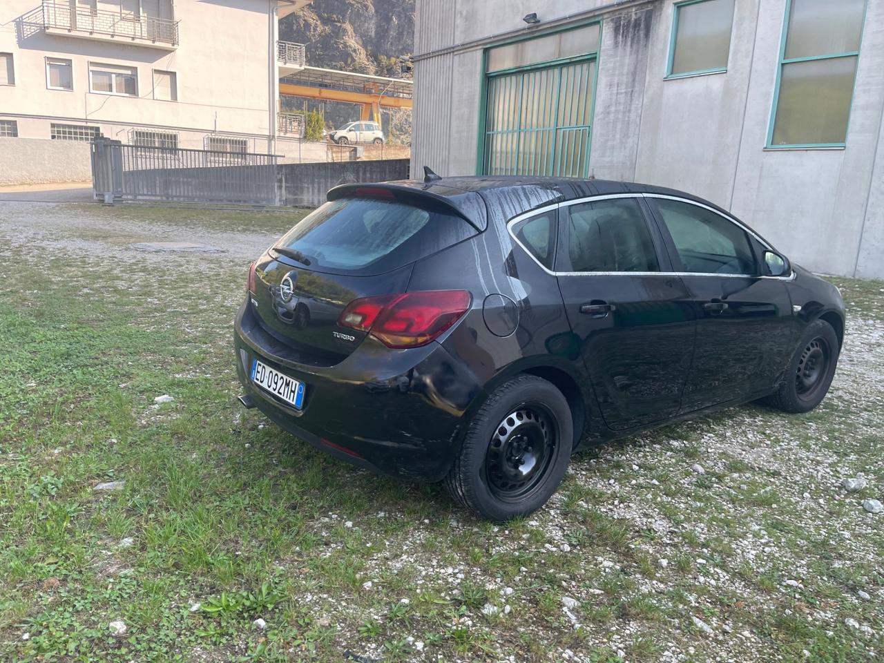 Opel Astra 1.4 Turbo 140CV 5 porte Cosmo SI NEOPATENTATI
