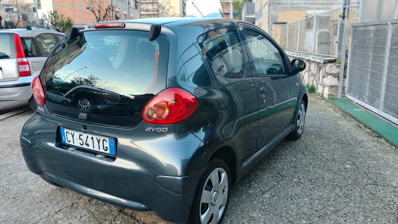 Toyota Aygo 1.0 12V VVT-i 3 porte Sol
