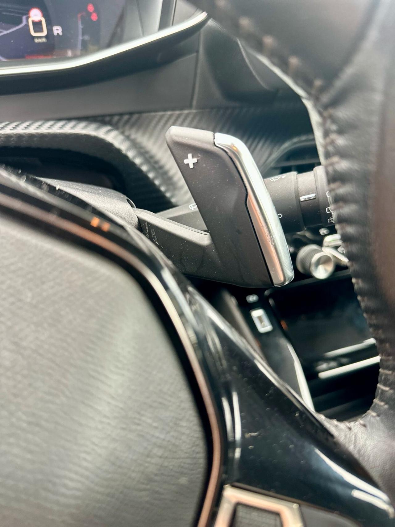 Peugeot 208 PureTech 100 Stop&Start 5 porte Allure automatica