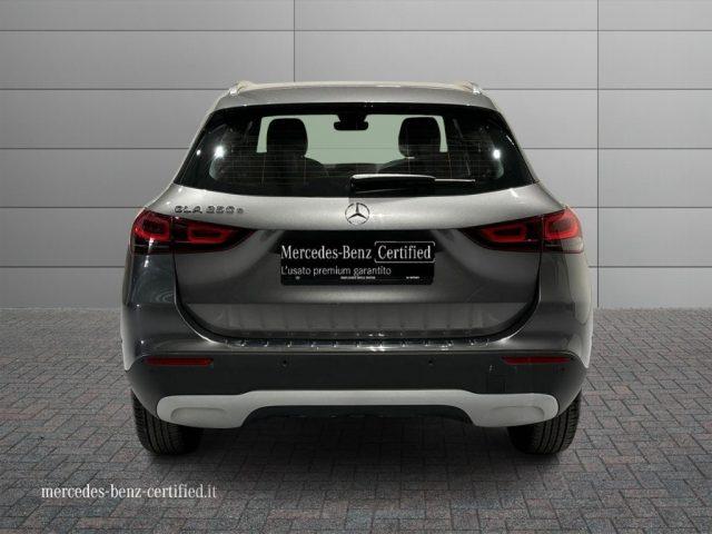 MERCEDES-BENZ GLA 250 e EQ-Power Automatic Business Extra