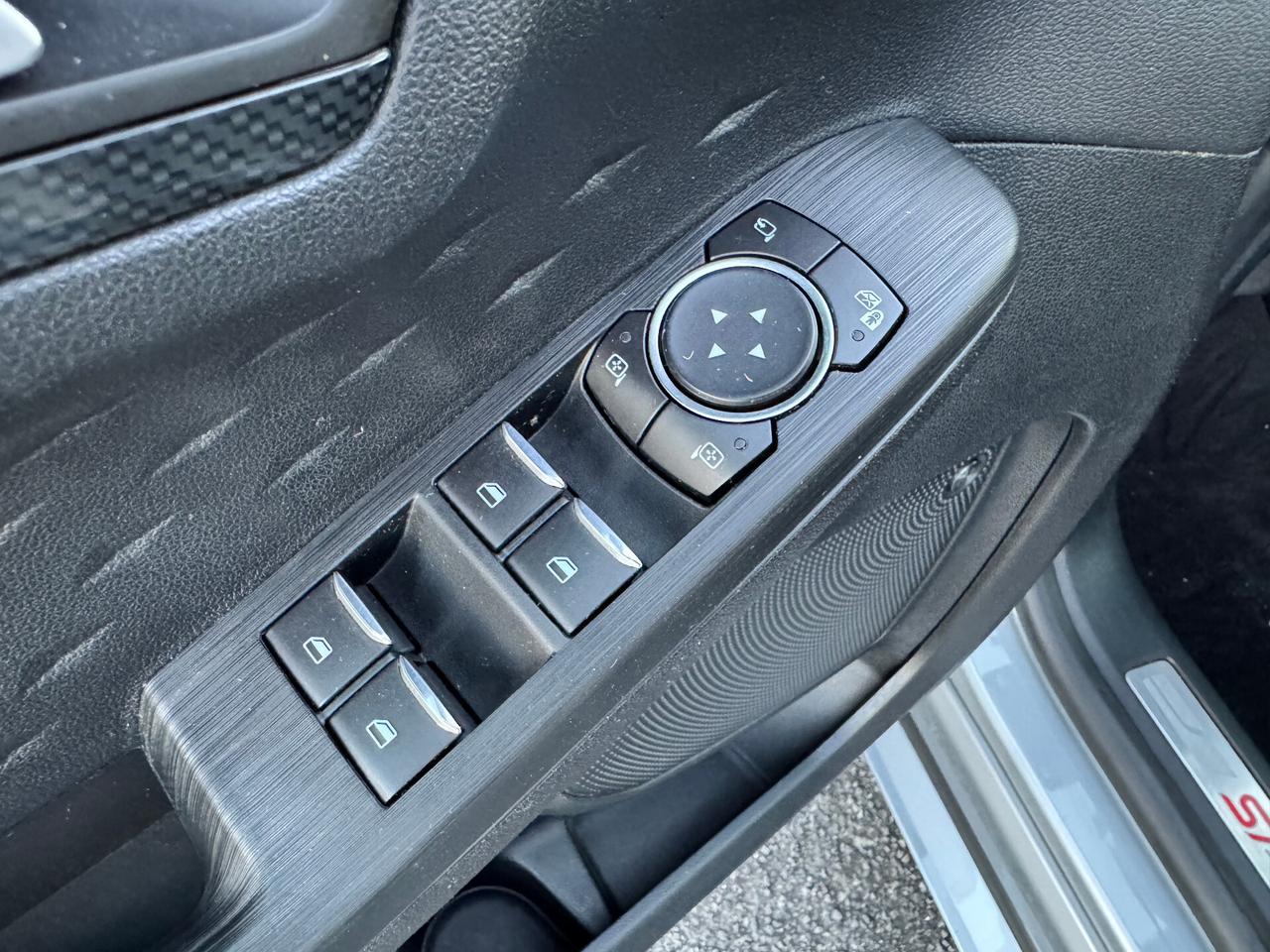 Ford Kuga 1.5 TDCI 120 CV S&S 2WD ST-Line