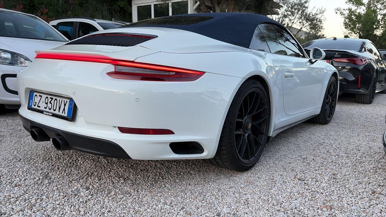 Porsche 911 3.0 Carrera 4 GTS Cabriolet
