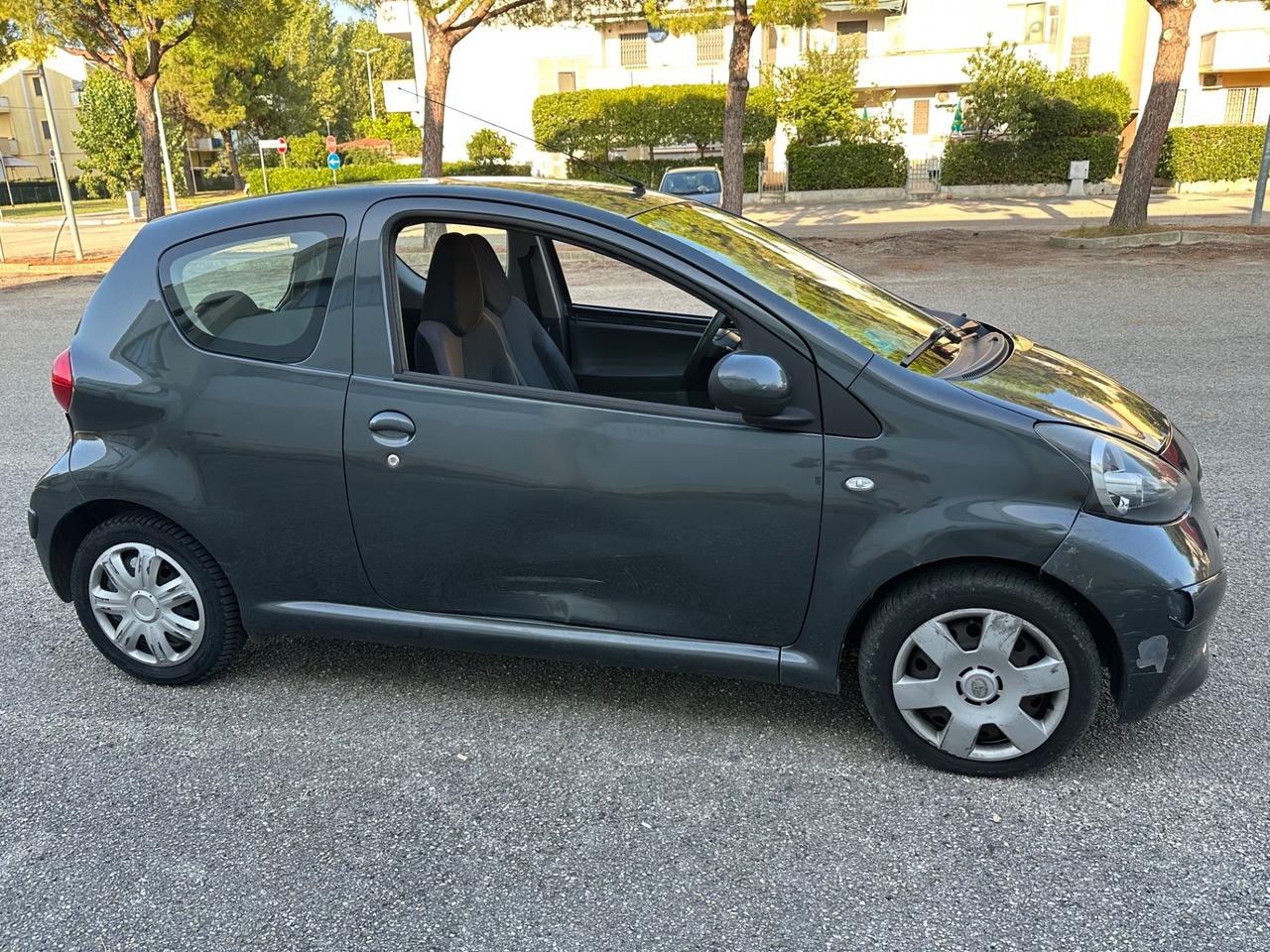 Toyota Aygo 1.0 12V VVT-i 3 porte Sol
