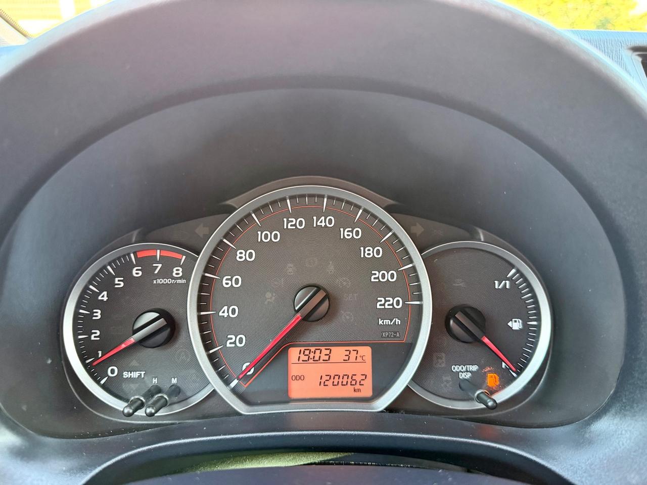 Toyota Yaris 1.0benz 2012 120.000km per neopatentati